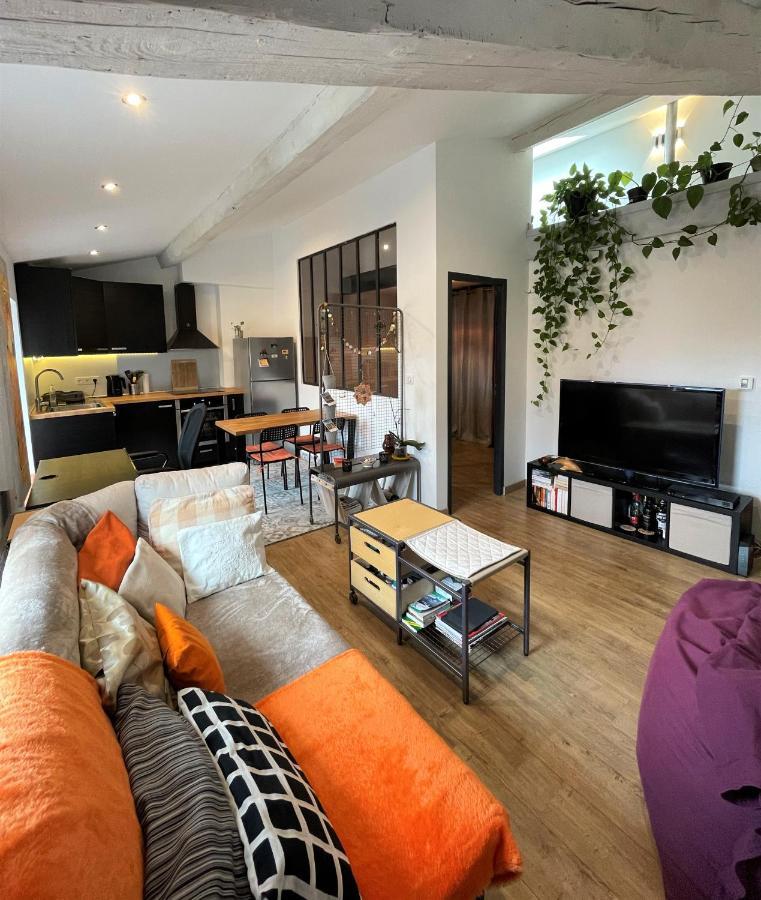Saint-Genet-Lerpt T2 De 40 M2 - Facile D'Acces, Lumineux Et Au Calme 아파트 외부 사진